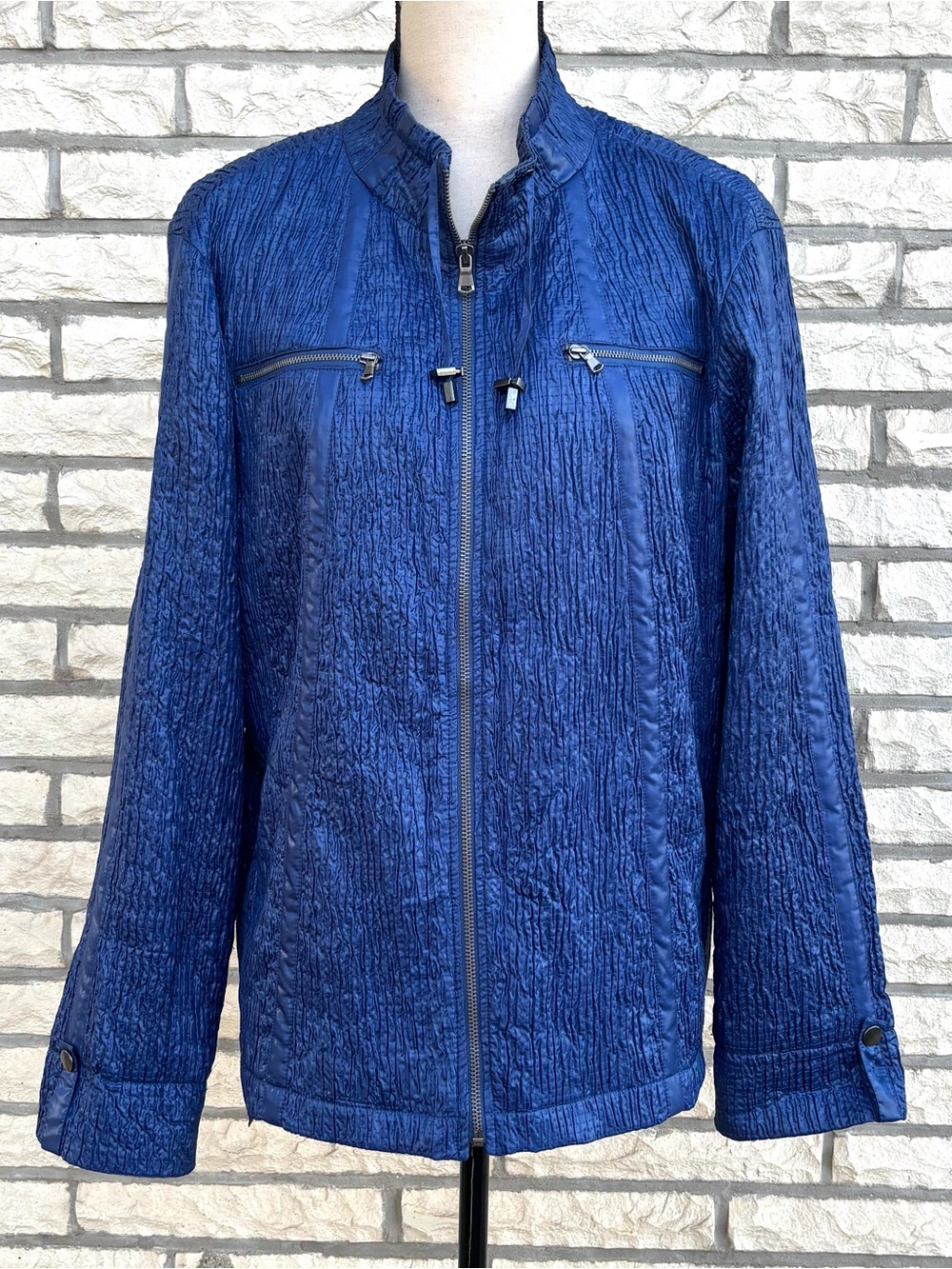 Chico’s Zenergy Blue Metallic Crinkle Zip Jacket Size 2 Lagenlook